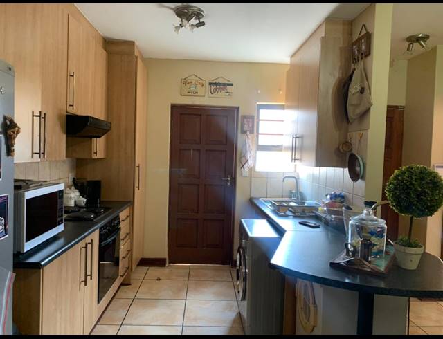 2 BEDROOM APARTMENT FOR SALE IN HEIDELBERG CENTRAL